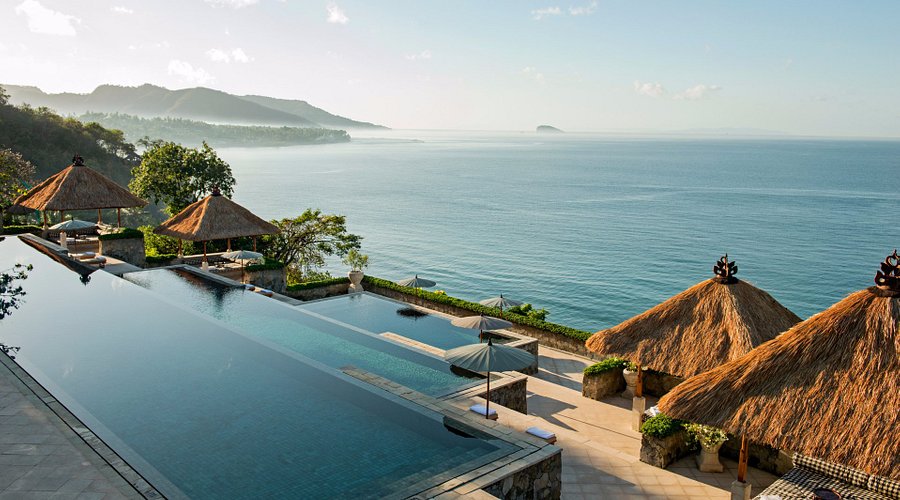 Rekomendasi liburan ke Karangasem Resort & Spa Bali dengan spa terbaik seperti Ashyana Resort Karangasem dan Amankila Resort Karangasem.

