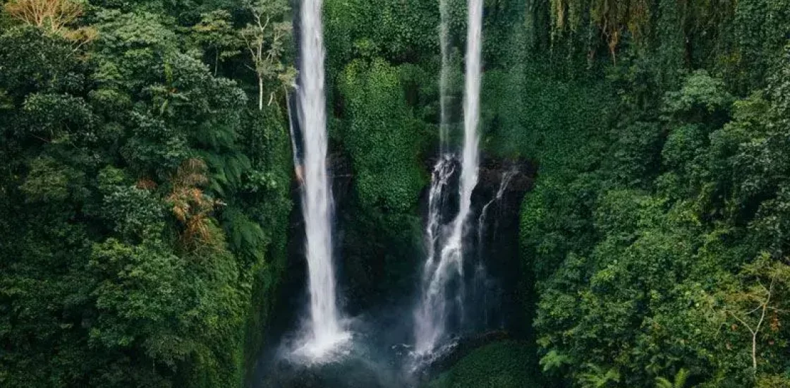 Menjelajahi Keindahan Air Terjun Sekumpul Buleleng Bali