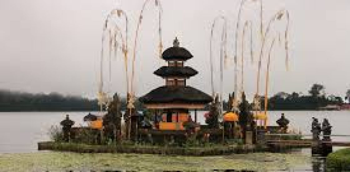 Keindahan Pura Ulun Danu Bratan: Ikon Spiritual di Bali