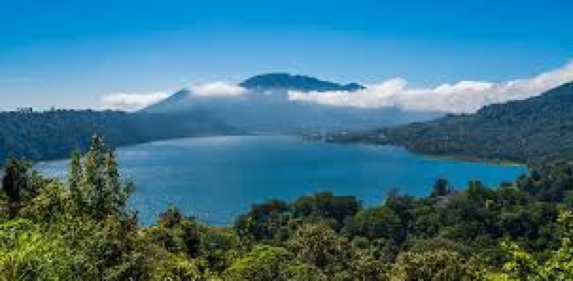 Keindahan Danau Buyan: Pesona Alam di Bedugul, Bali