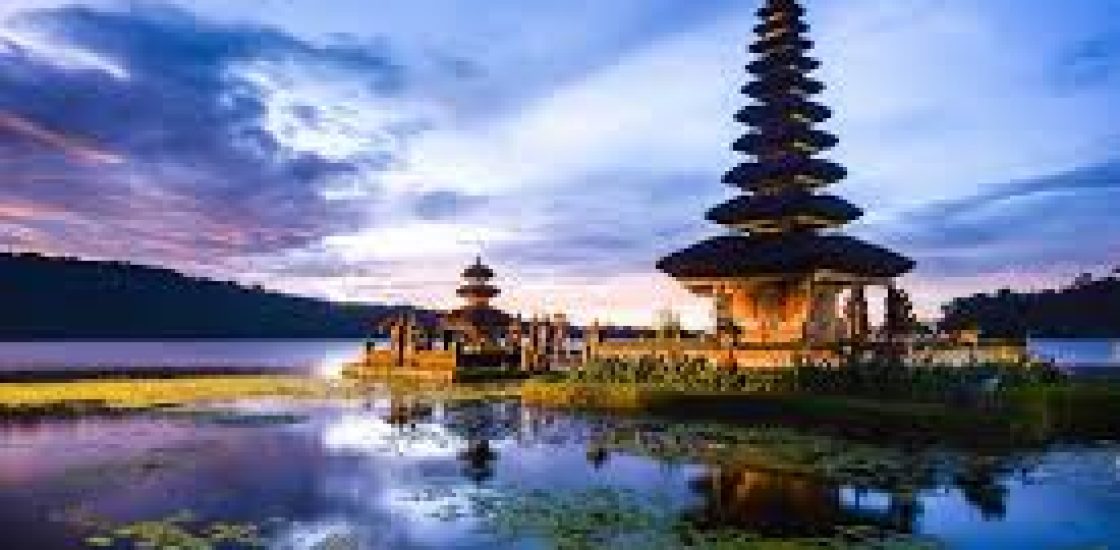 Tips Memotret Keindahan Danau Beratan Bedugul Bali