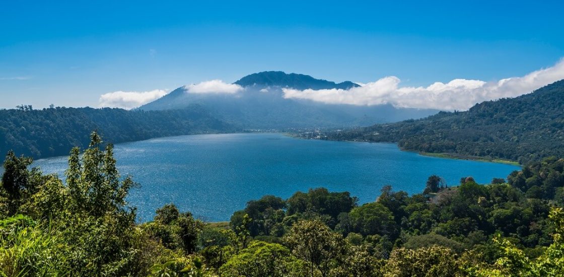 Eksplorasi Keindahan Alam di Anjungan Wanagiri, Danau Buyan