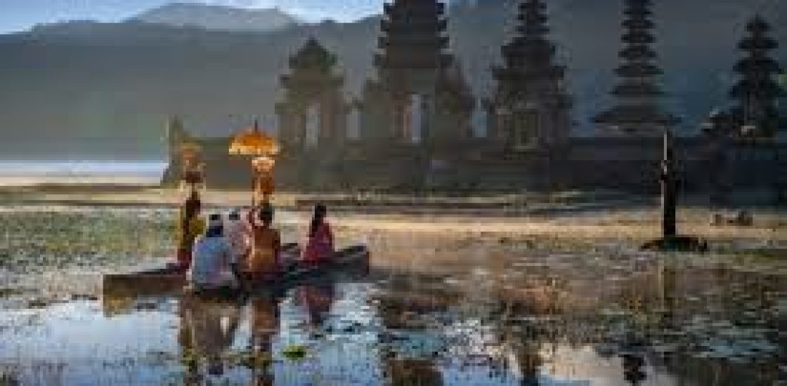 Keindahan Alam Danau Tamblingan