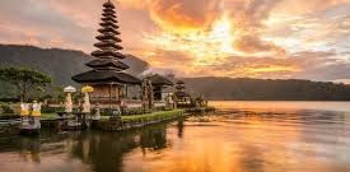 Keindahan Danau Buyan yang Tersembunyi di Anjungan Wanagiri
